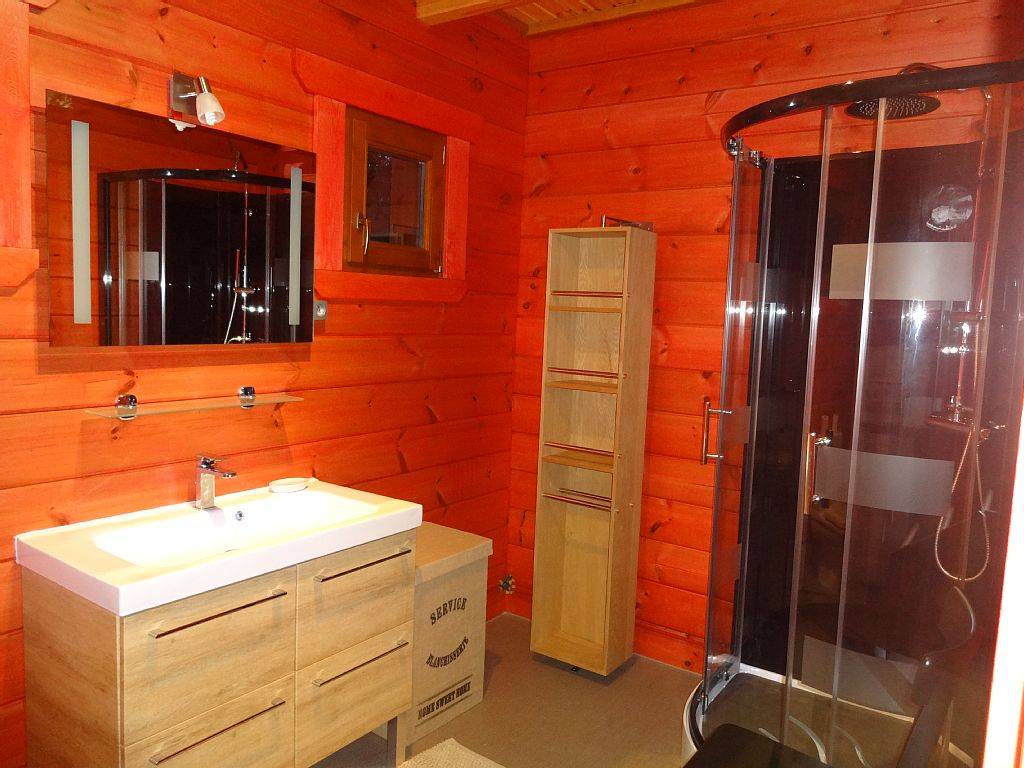 Salle de bain maison bois